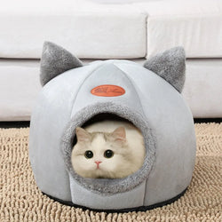 Winter Comfort Cat Bed - Cozy Cave Nest for Cats & Small Dogs