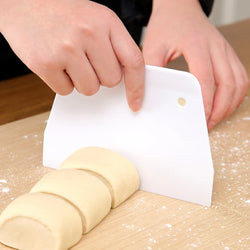 Multipurpose Dough Cutter & Bowl Scraper – Cake, Fondant, Dough Tool