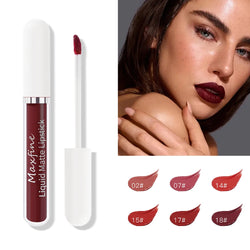 Long-Lasting Lipstick – Vibrant, All-Day Color