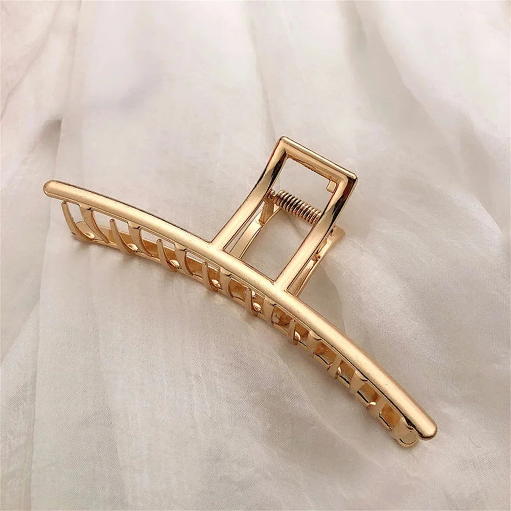 Gold Geometric Hair Clips – Stylish Metal Heart Shape Hairpin for Women