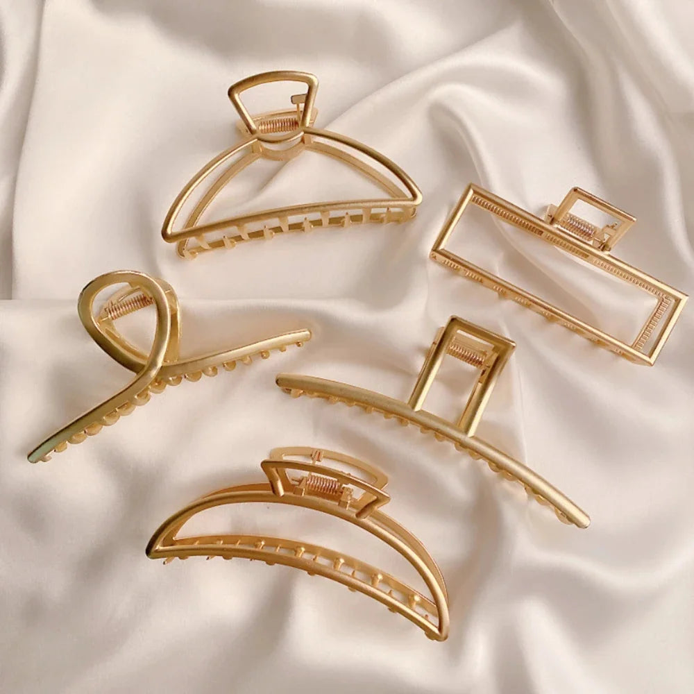 Gold Geometric Hair Clips – Stylish Metal Heart Shape Hairpin for Women