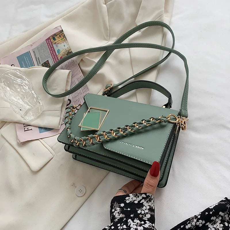 New Fashion Square Shoulder Bag – A Stylish and Versatile Crossbody for the Modern Woman